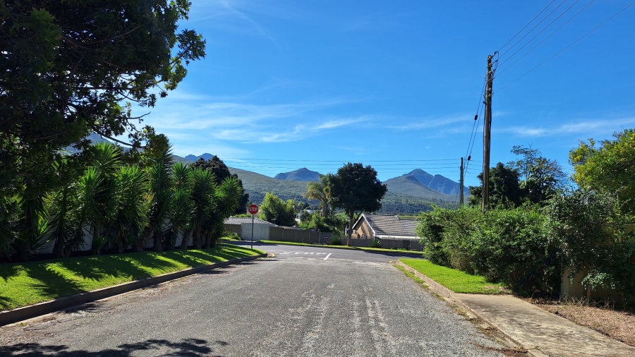 4 Bedroom Property for Sale in Twee Rivieren Western Cape